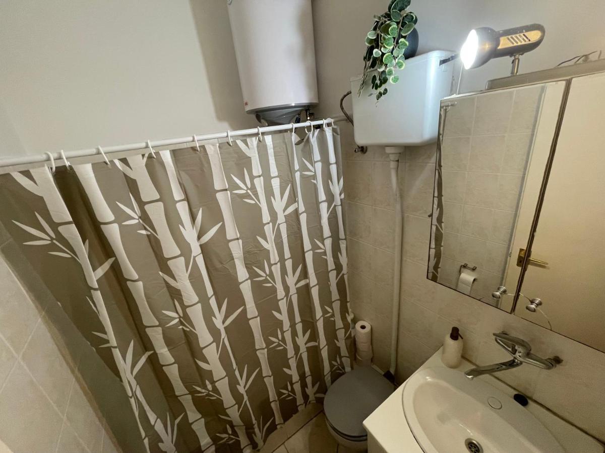 Feel Like Home - Cozy Downtwon Studio For 2 Budapest Exteriör bild