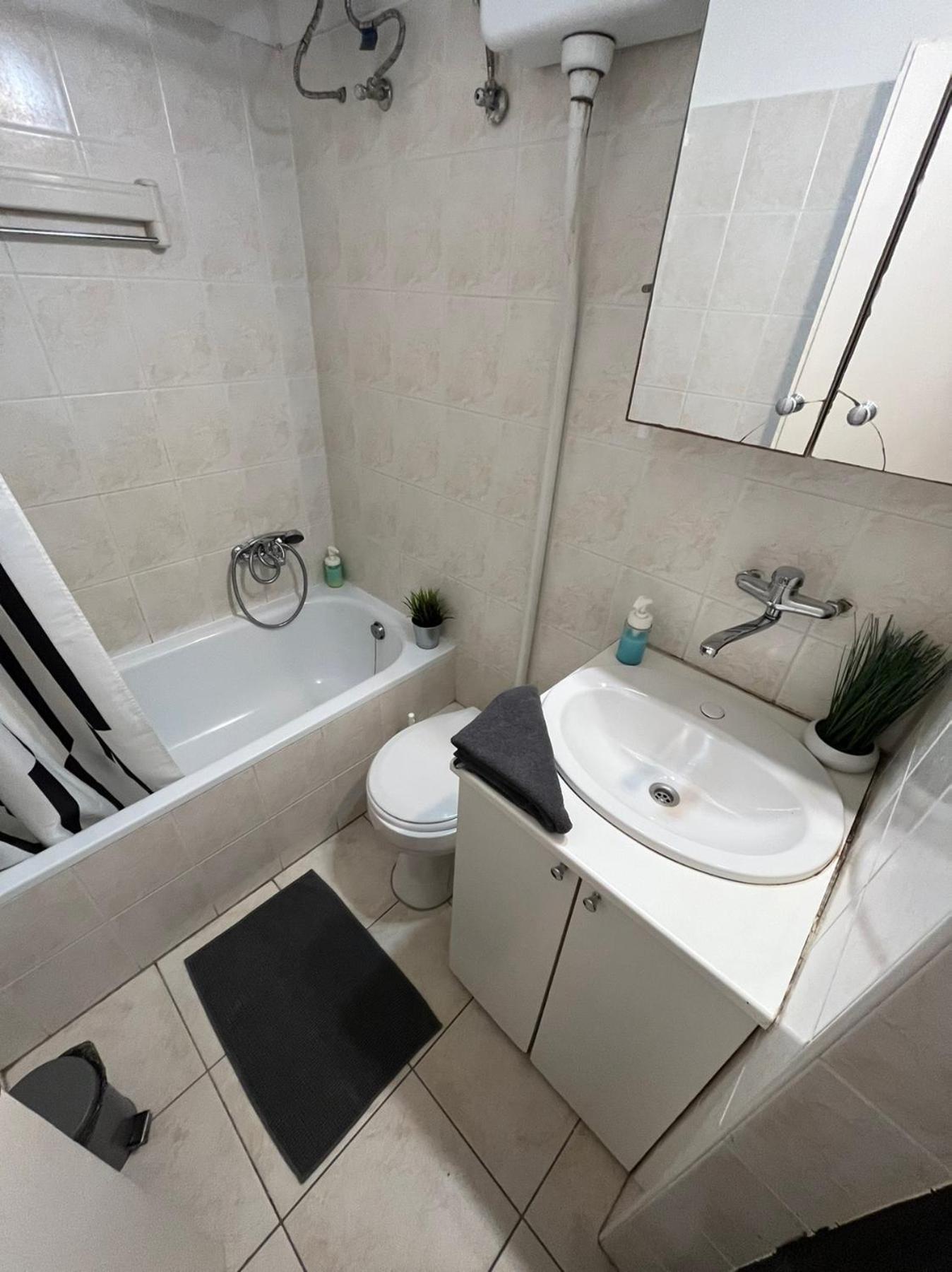 Feel Like Home - Cozy Downtwon Studio For 2 Budapest Exteriör bild
