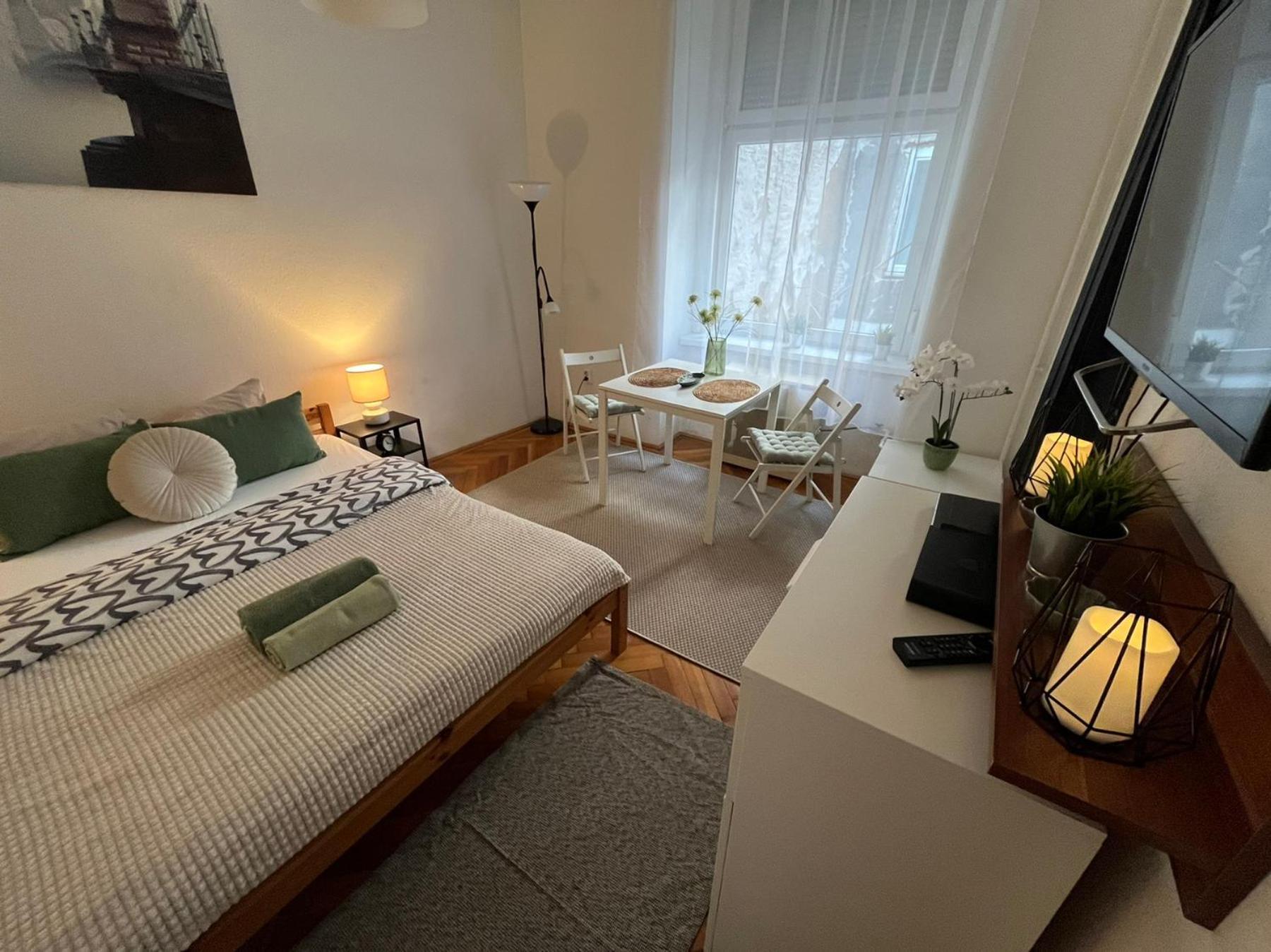 Feel Like Home - Cozy Downtwon Studio For 2 Budapest Exteriör bild