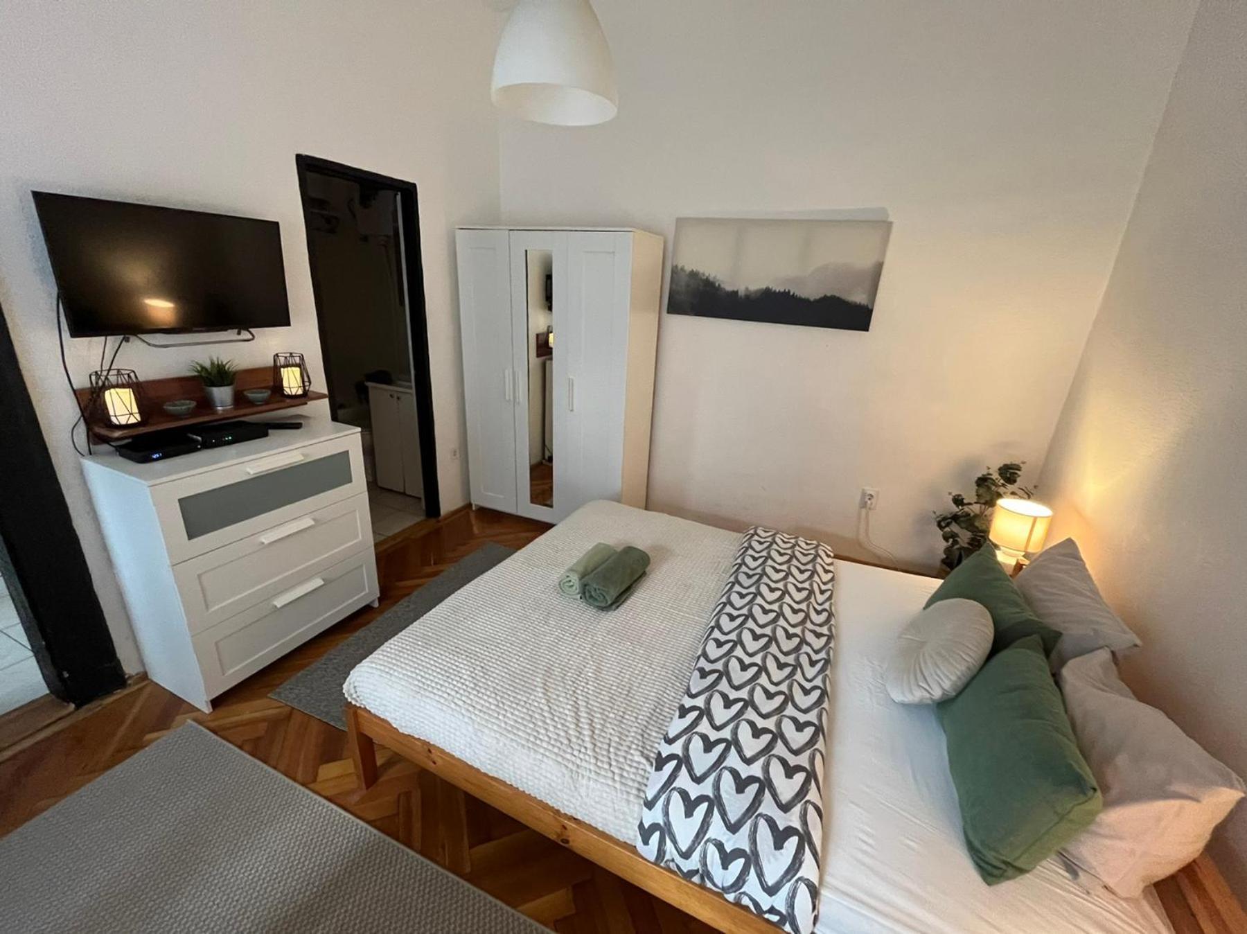 Feel Like Home - Cozy Downtwon Studio For 2 Budapest Exteriör bild